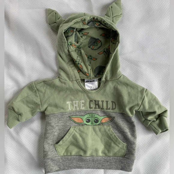 ✨SOLD✨ Baby Yoda Grogu Mandalorian Newborn Hoodie - Picture 3 of 4